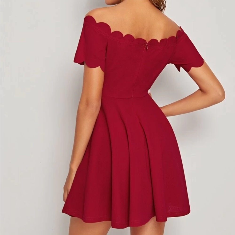 Scalloped off the shoulder fit flare twirl red - Picture 2 of 4